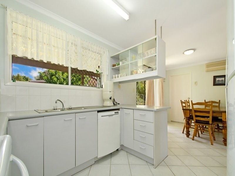 2 Sidha Avenue, Glass House Mountains QLD 4518