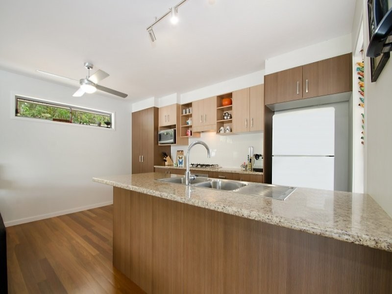1 Dollarbird Place, Glass House Mountains QLD 4518