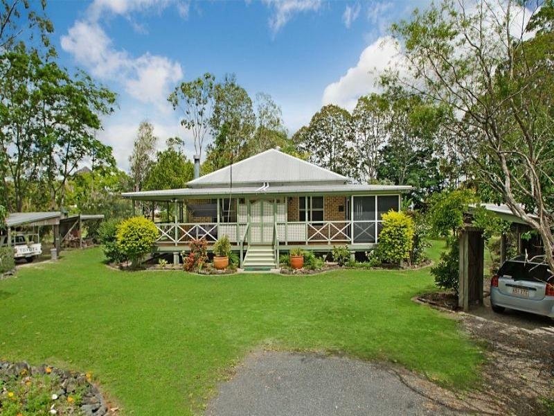 7 Crittenden Road, Glass House Mountains QLD 4518