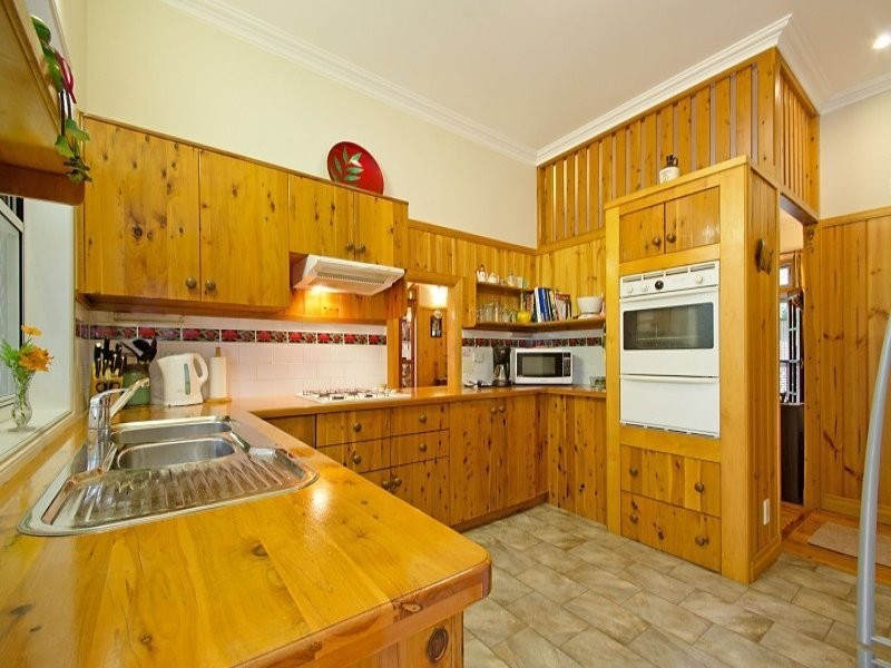 7 Crittenden Road, Glass House Mountains QLD 4518