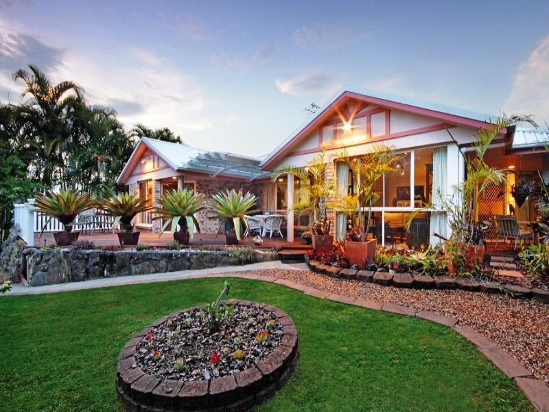 24 Ridgemount Place, Glass House Mountains QLD 4518