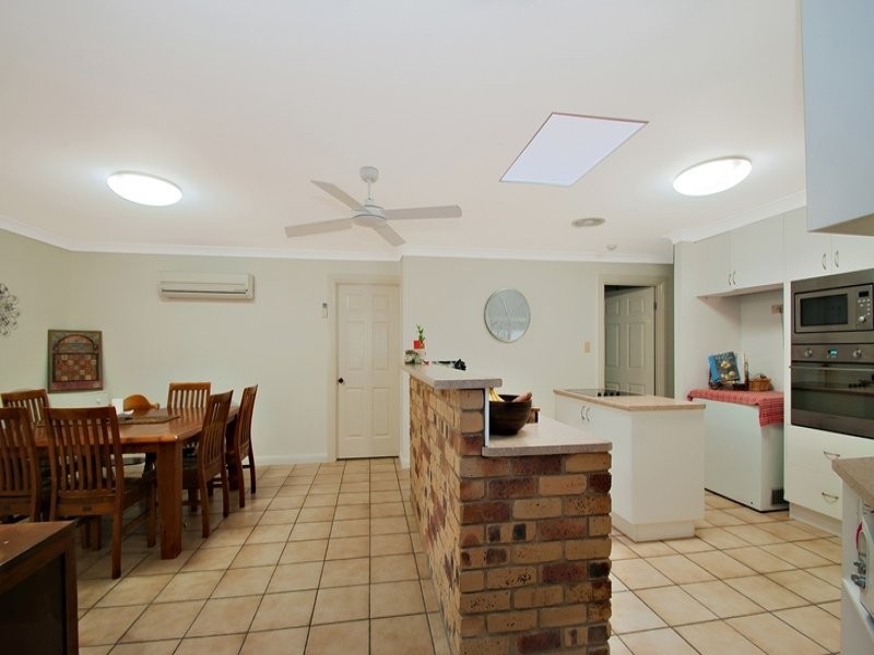 16 William Street, Landsborough QLD 4550