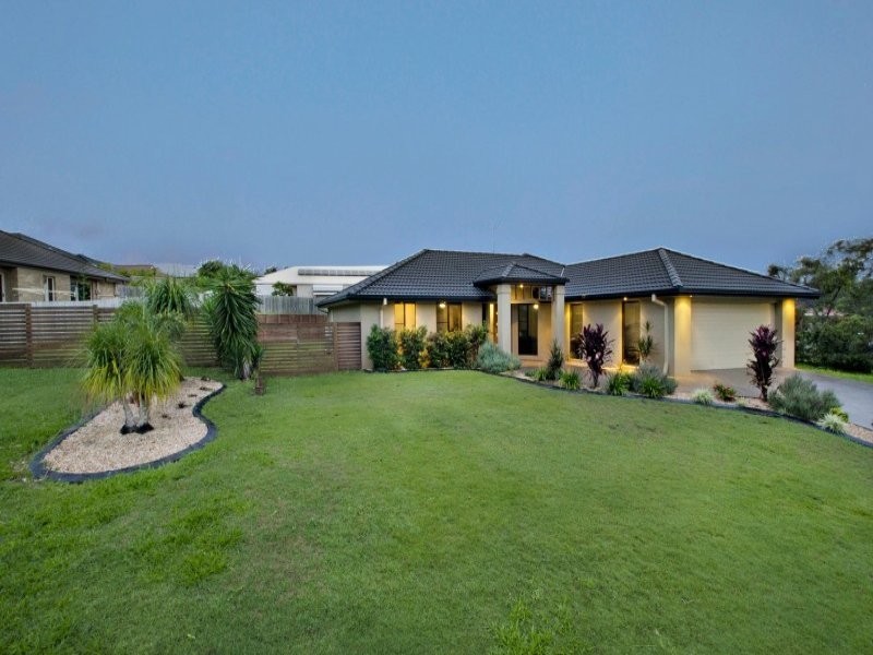 15 Smerdon Way, Glass House Mountains QLD 4518