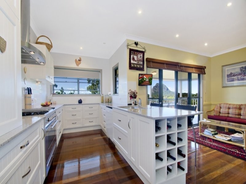 8 Knowles Place, Glass House Mountains QLD 4518