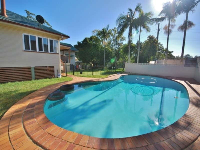 10 Lachlan Cres, Beerwah QLD 4519