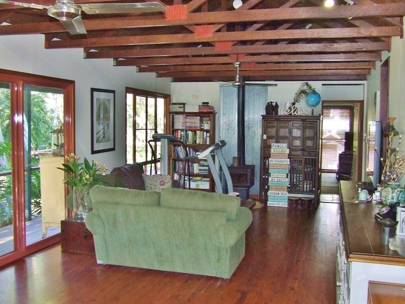 2 Annie Street, Landsborough QLD 4550