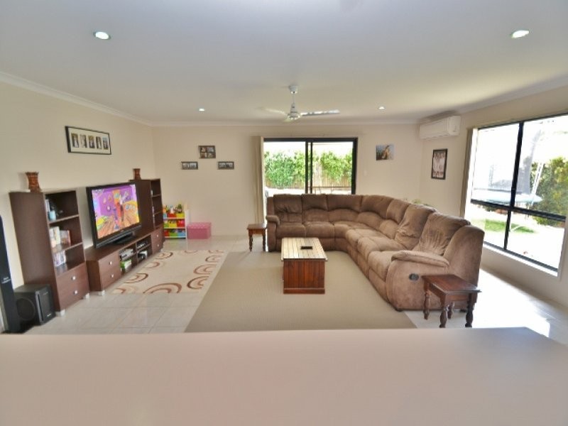 8 Silver Rock Court, Glass House Mountains QLD 4518