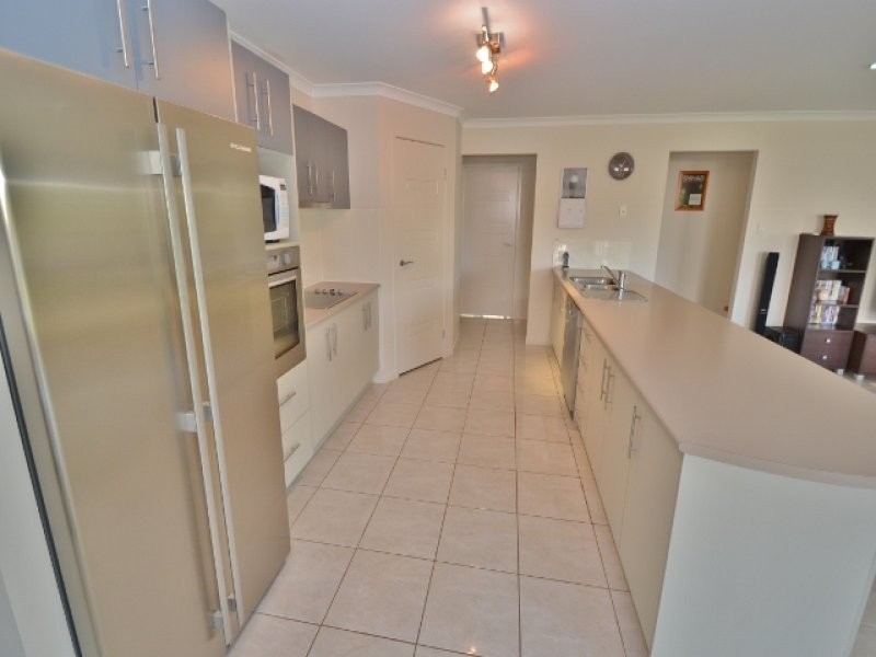 8 Silver Rock Court, Glass House Mountains QLD 4518