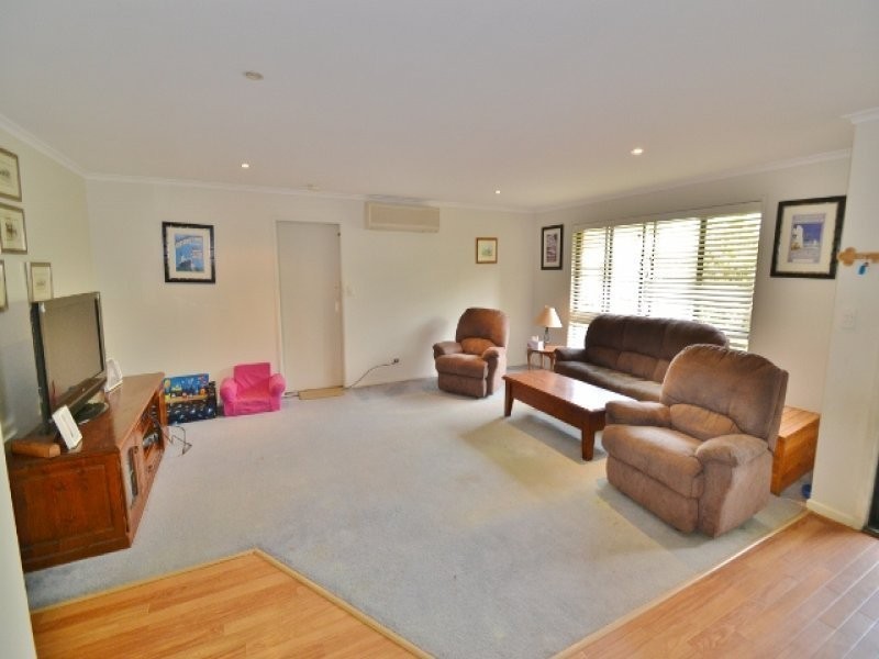 11 Redwood Court, Landsborough QLD 4550