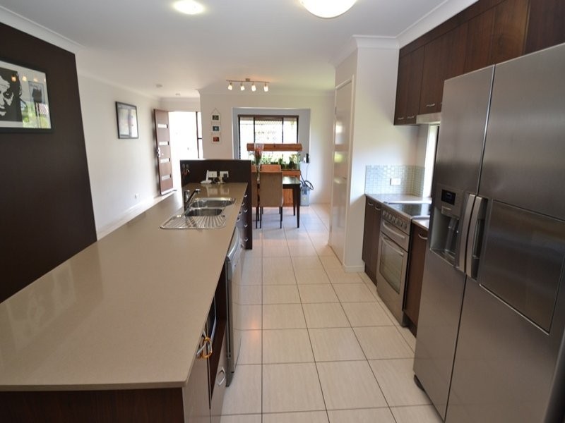 15 Fairy Wren Ct, Beerwah QLD 4519