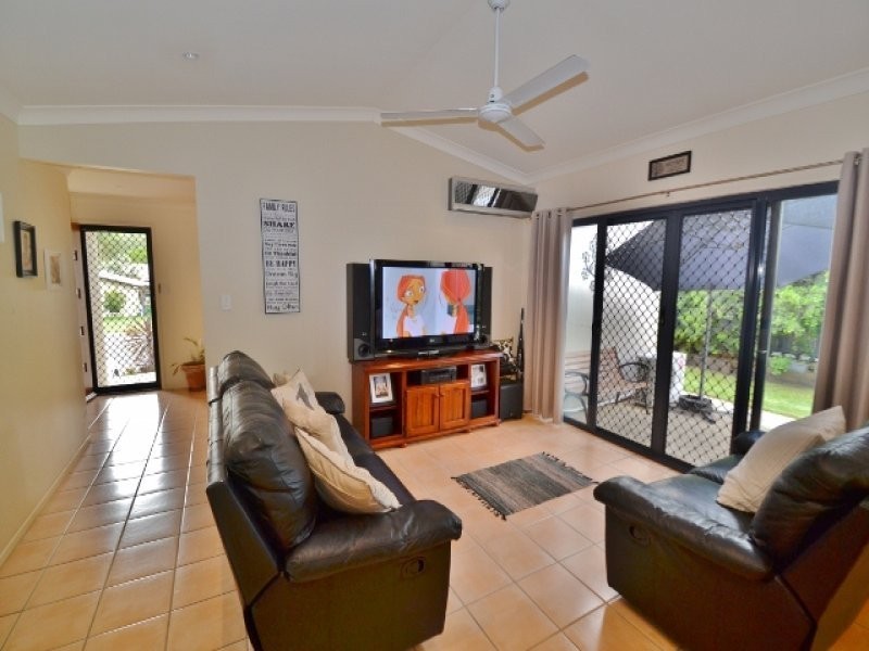 35 Tiverton Place, Landsborough QLD 4550