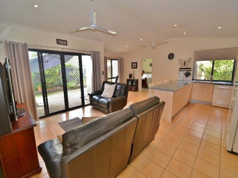 35 Tiverton Place, Landsborough QLD 4550