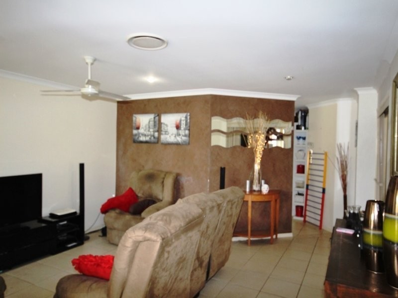 3 Winston Court, Landsborough QLD 4550