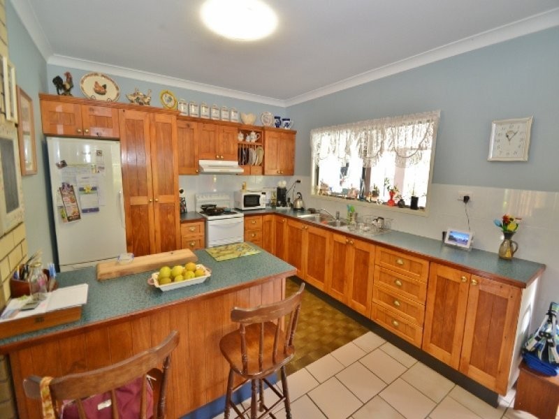 65 Railway pde, Glass House Mountains QLD 4518