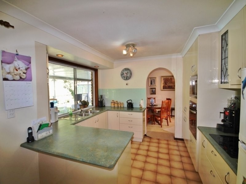 106 Kings Road, Glass House Mountains QLD 4518
