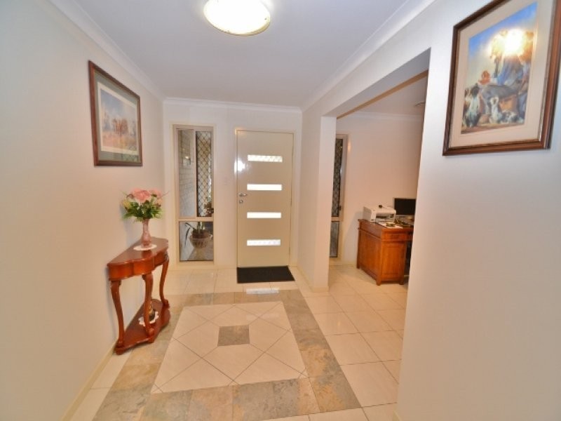 34 Kirsten Dve, Glass House Mountains QLD 4518