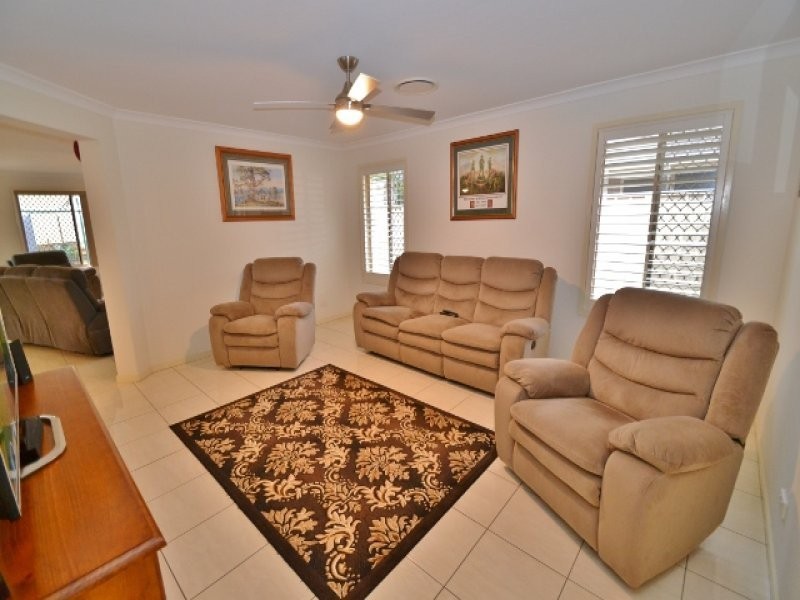 34 Kirsten Dve, Glass House Mountains QLD 4518