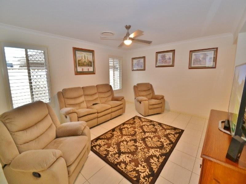 34 Kirsten Dve, Glass House Mountains QLD 4518