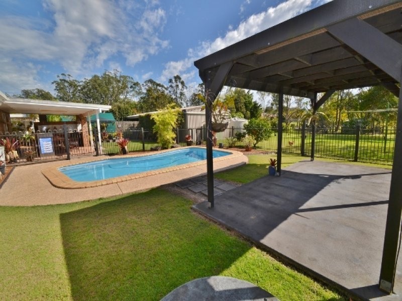 25 Graham Drive, Landsborough QLD 4550