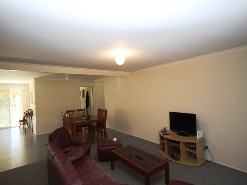15 Cunningham Ave, Landsborough QLD 4550
