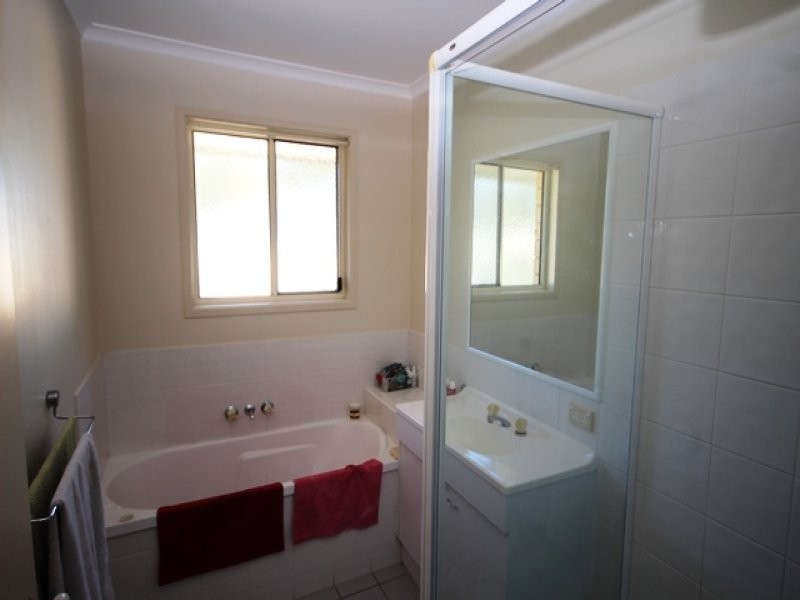 15 Cunningham Ave, Landsborough QLD 4550