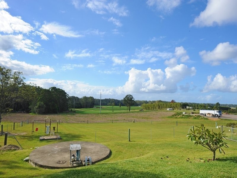 114 Pikes Road, Glass House Mountains QLD 4518