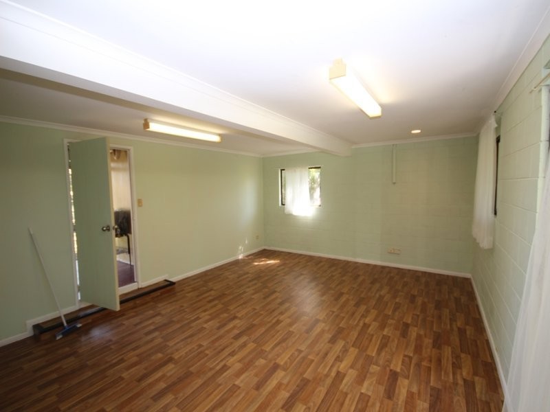 4 Leach Avenue, Landsborough QLD 4550