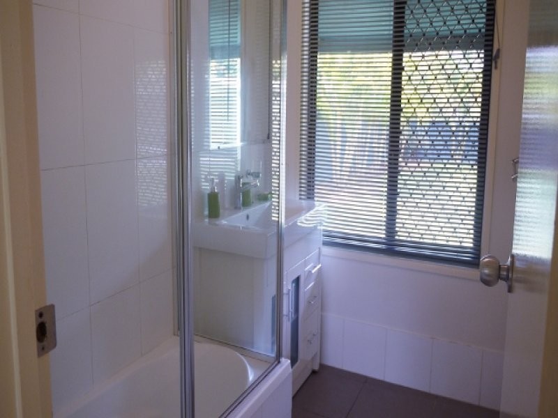 18 b Greber rd, Beerwah QLD 4519