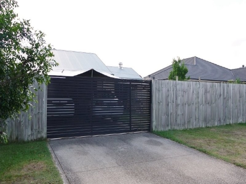 13 Parkside Drive, Beerwah QLD 4519