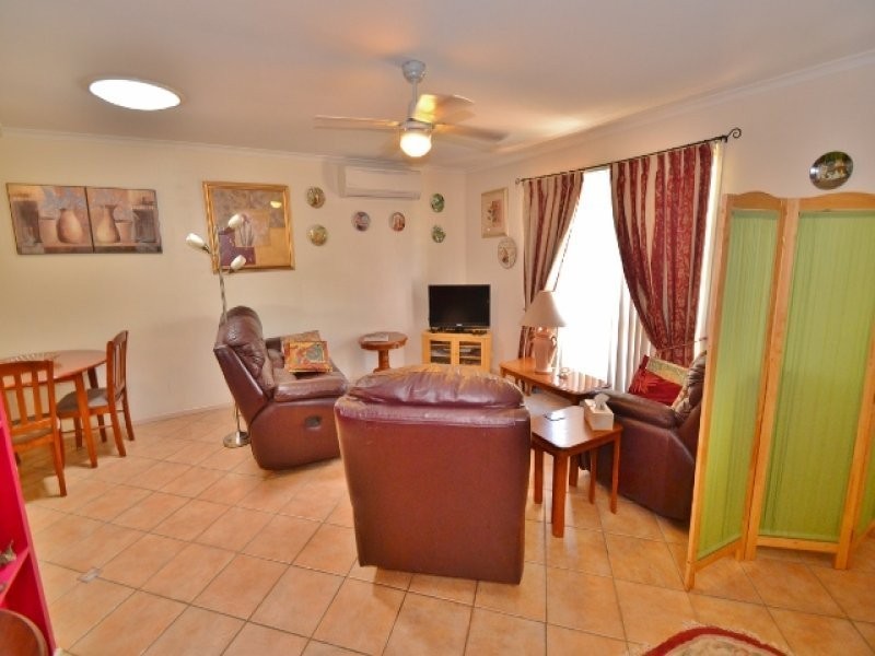 2 Cottonwood Crt, Landsborough QLD 4550