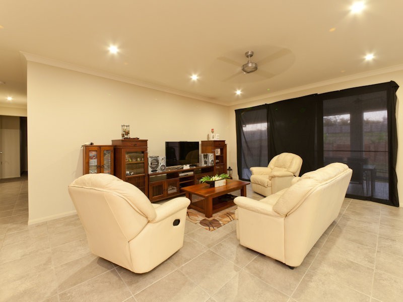 76 Shaws Road, Beerwah QLD 4519