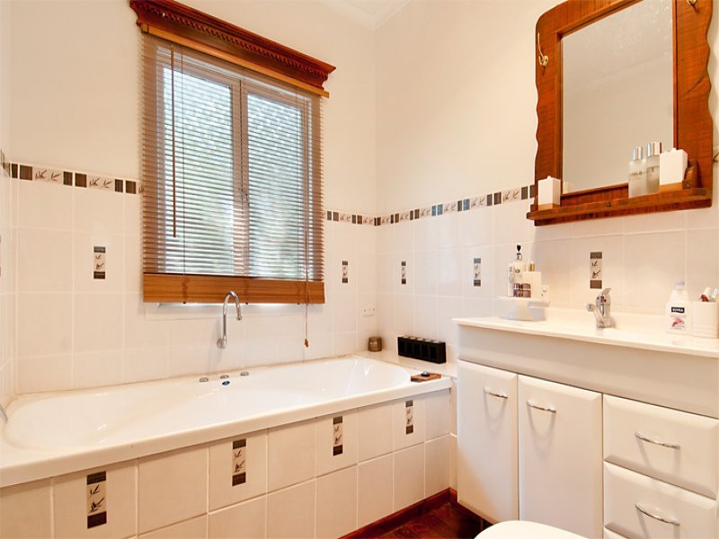 17 Old Landsborough Road, Beerwah QLD 4519