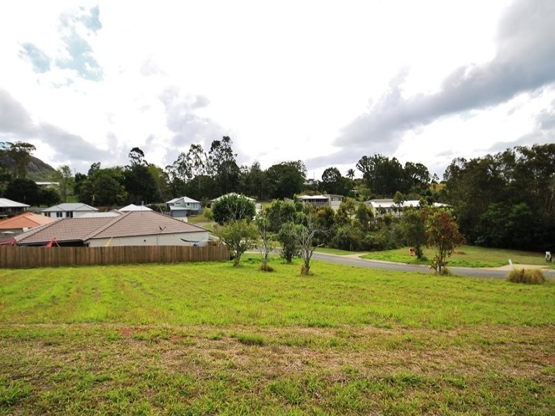 12 Macamia Grove, Glass House Mountains QLD 4518