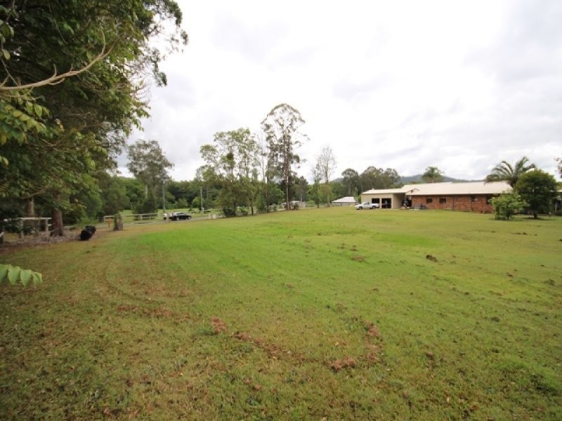 15 Hamilton Close, Mooloolah Valley QLD 4553