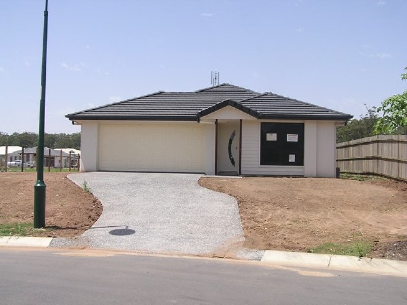 13 Maidenhair Drive, Beerwah QLD 4519