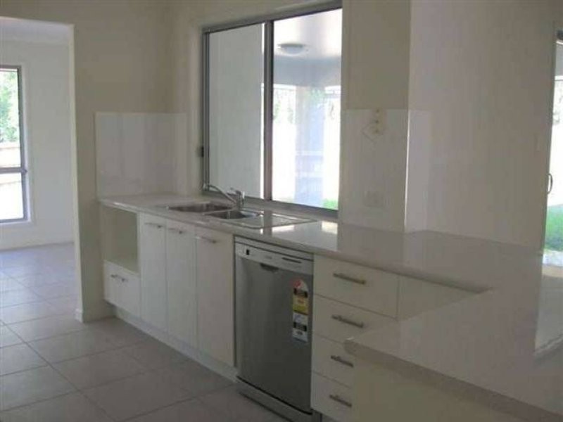 18 Cockatoo Court, Beerwah QLD 4519