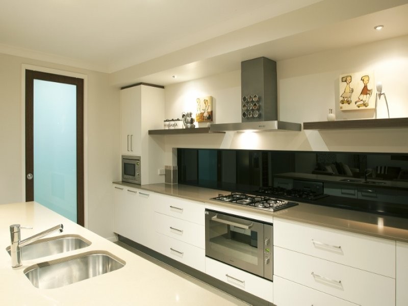 19 Endeavour Bark Drive, Glass House Mountains QLD 4518