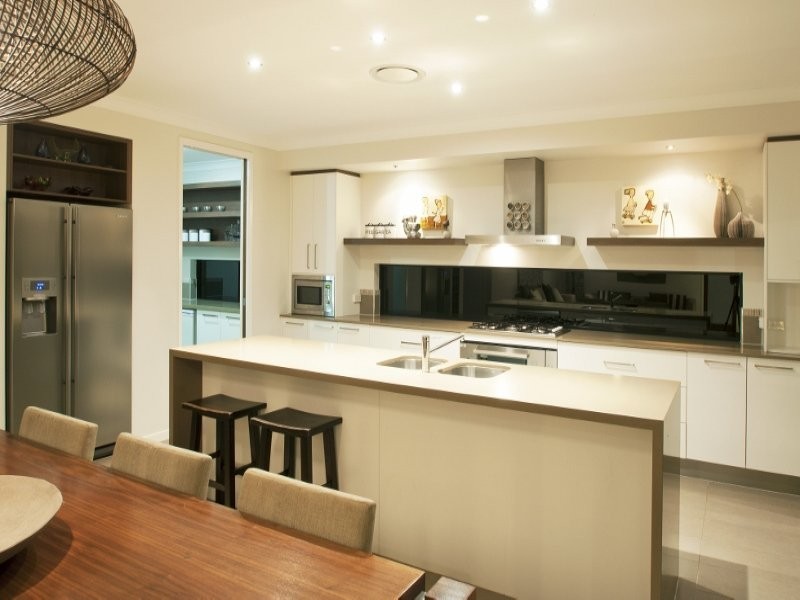 19 Endeavour Bark Drive, Glass House Mountains QLD 4518