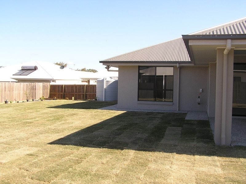 8 Pacific Place, Beerwah QLD 4519