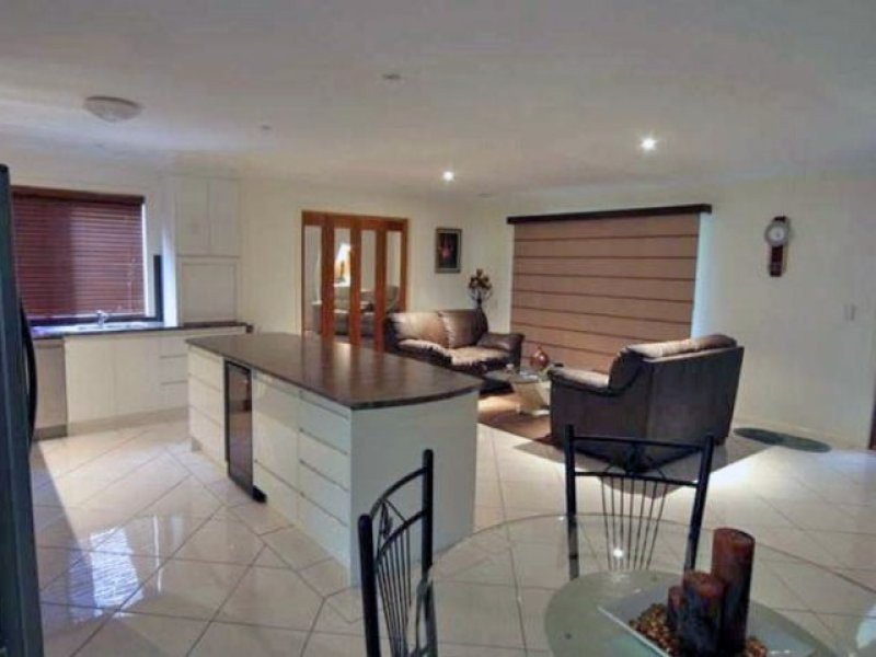 17 Rivers Road, Glass House Mountains QLD 4518