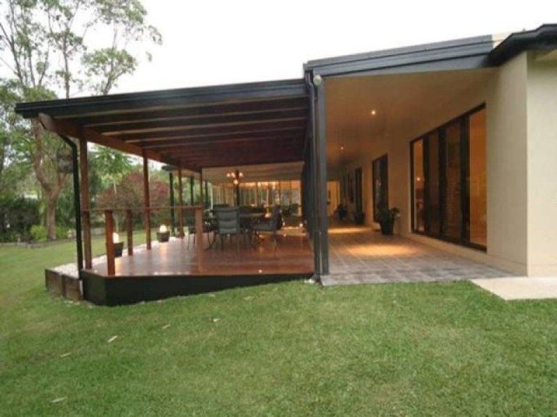 17 Rivers Road, Glass House Mountains QLD 4518