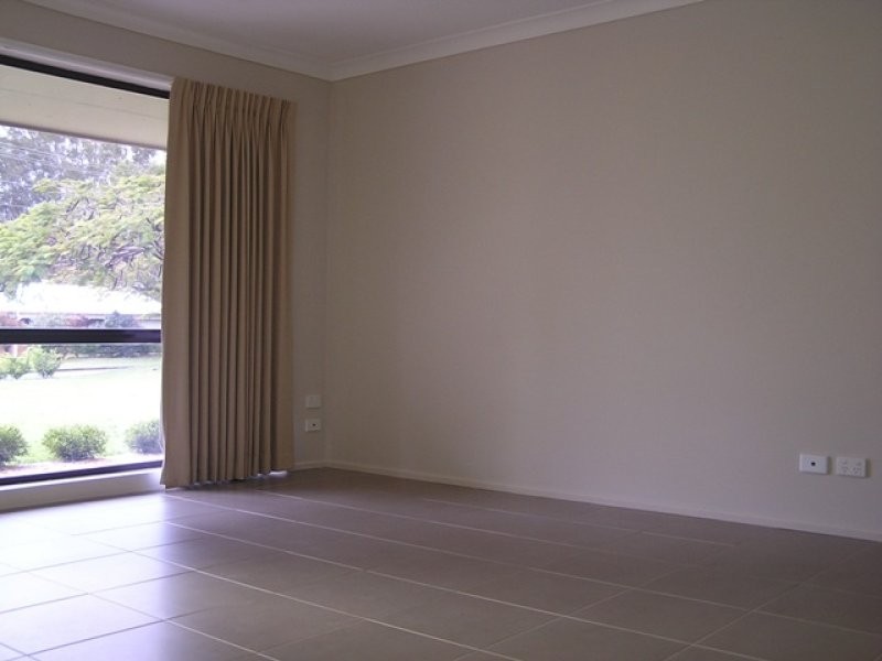 6 Nichols Avenue, Beerwah QLD 4519