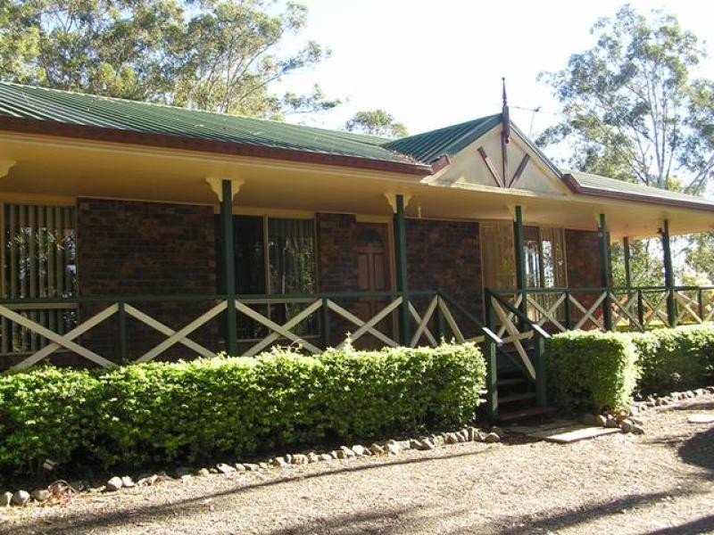 12 Stonehaven Lane, Glass House Mountains QLD 4518