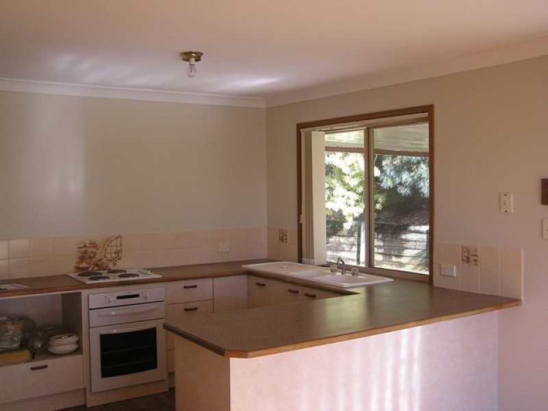 12 Stonehaven Lane, Glass House Mountains QLD 4518