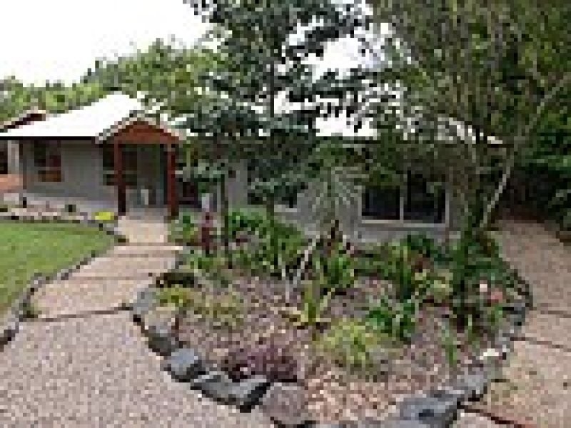 10 Allan Avenue, Glass House Mountains QLD 4518