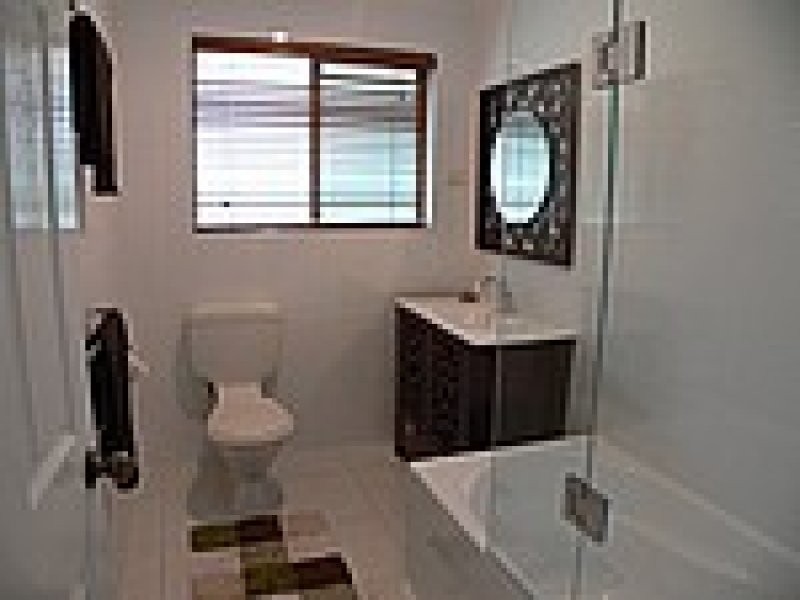 10 Allan Avenue, Glass House Mountains QLD 4518