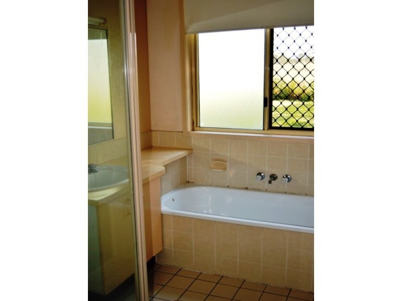 27 Chantilly Crescent, Beerwah QLD 4519