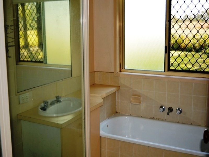 27 Chantilly Crescent, Beerwah QLD 4519