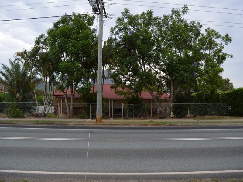 125 Coonowrin Rd, Glass House Mountains QLD 4518