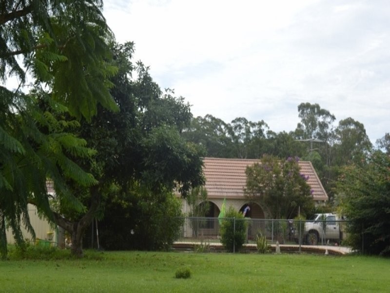 122 Coonowrin Rd, Glass House Mountains QLD 4518